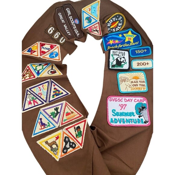 Other - Vintage Brownie Girl Scouts USA Sash with Patches 18 Badges 1995 - 1997